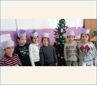 Новогодишни капи 100